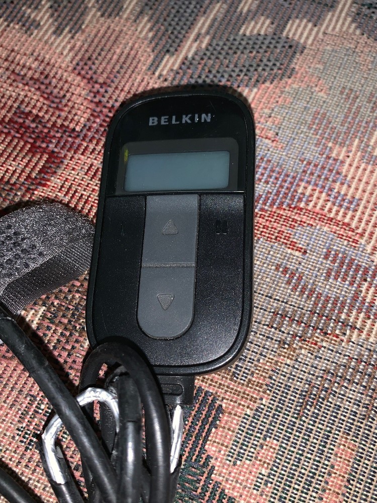 Belkin TuneCast Auto FM Transmitter for iPod F8Z209 - 80006788/major cable wear