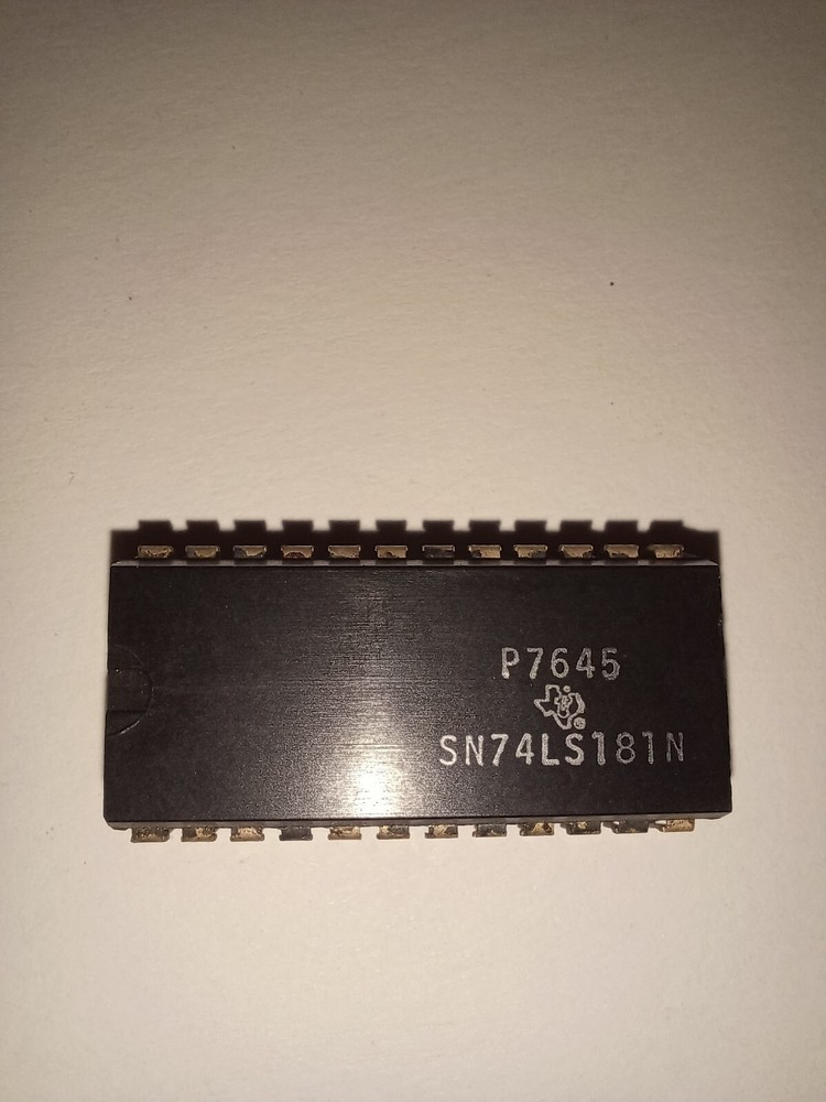 SN74LS181N Texas Instruments  Arithmetic Logic Unit  4-Bit DIP24 VINTAGE 1976!