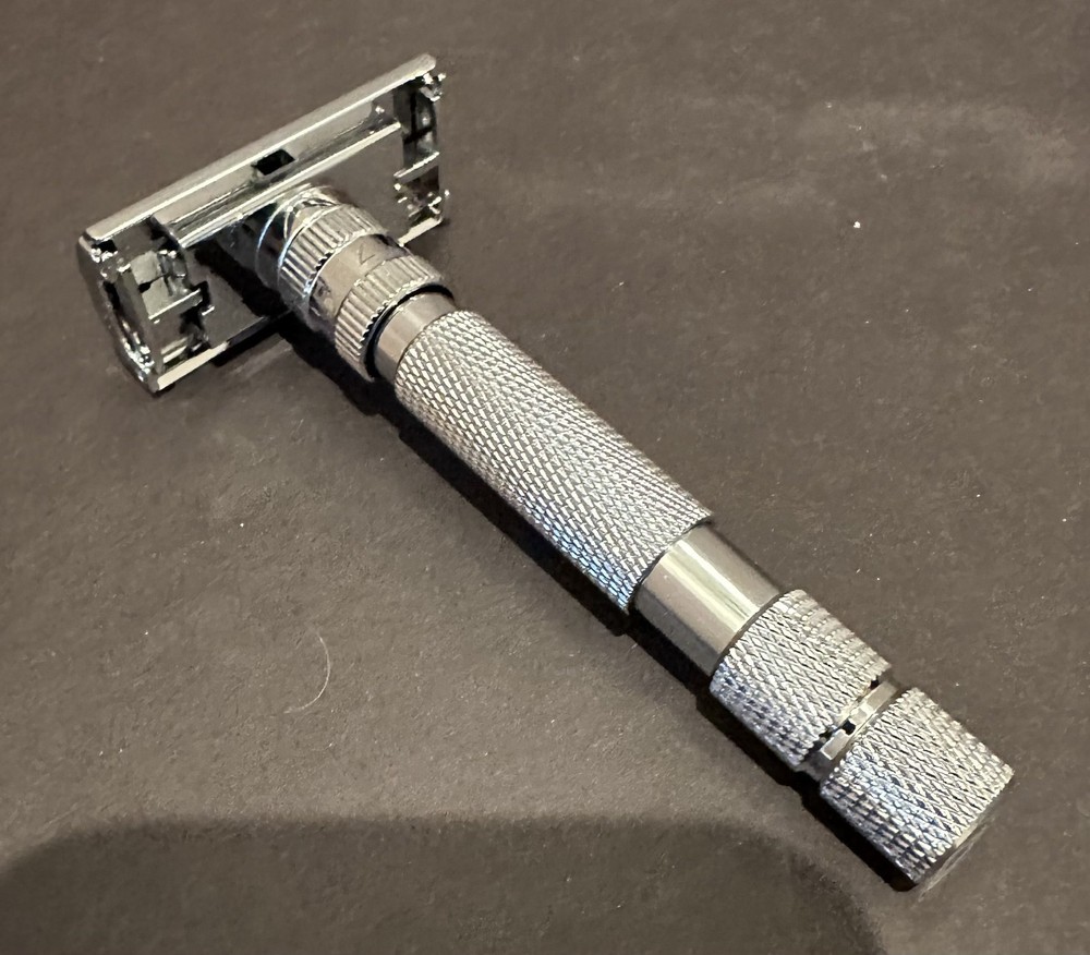 Rockwell T2 Adjustable Razor in White Chrome