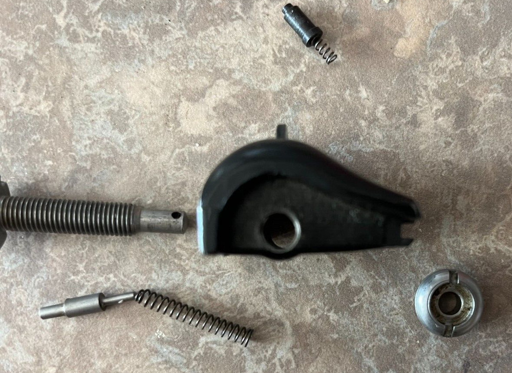 Vintage Singer Sewing Machine Needlecraft assembly complete all 12 components