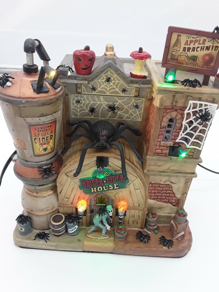 Spooky Town Spider Cider House 🕷🕸