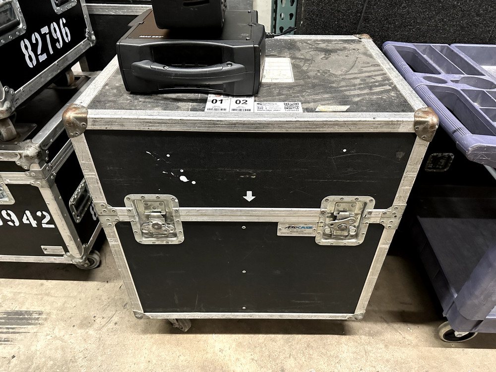 Martin Lighting MAC 250+ Moving Light, 1 Light w/ Road case