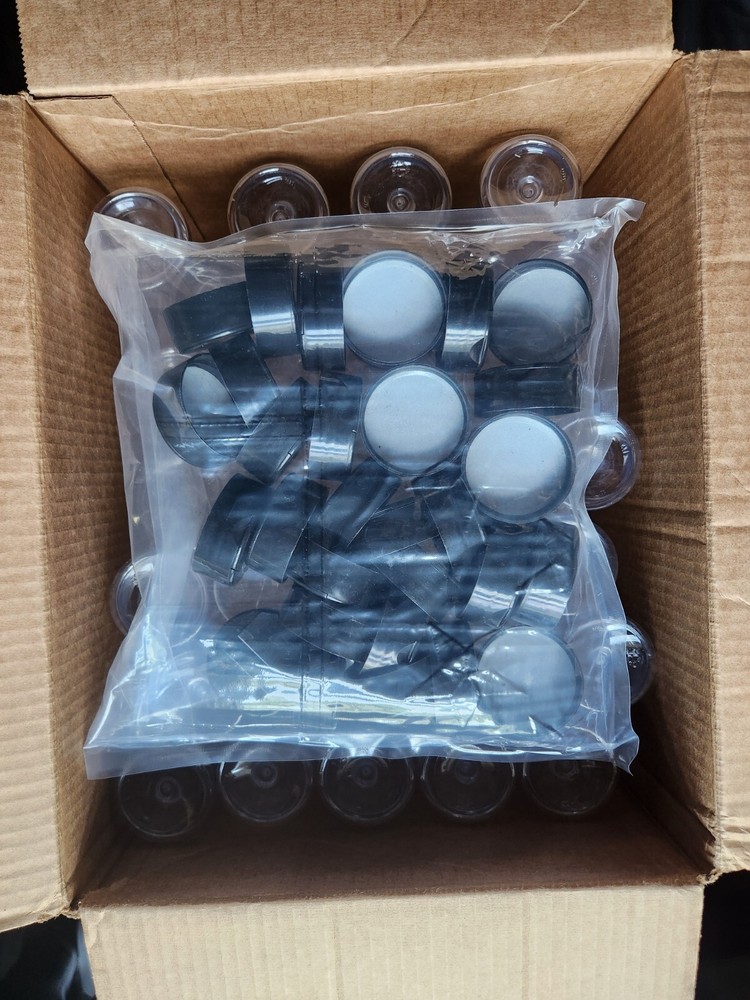 32 Count 8 oz Clear Plastic Spice Container with Black Cap Shake Pour Dispenser