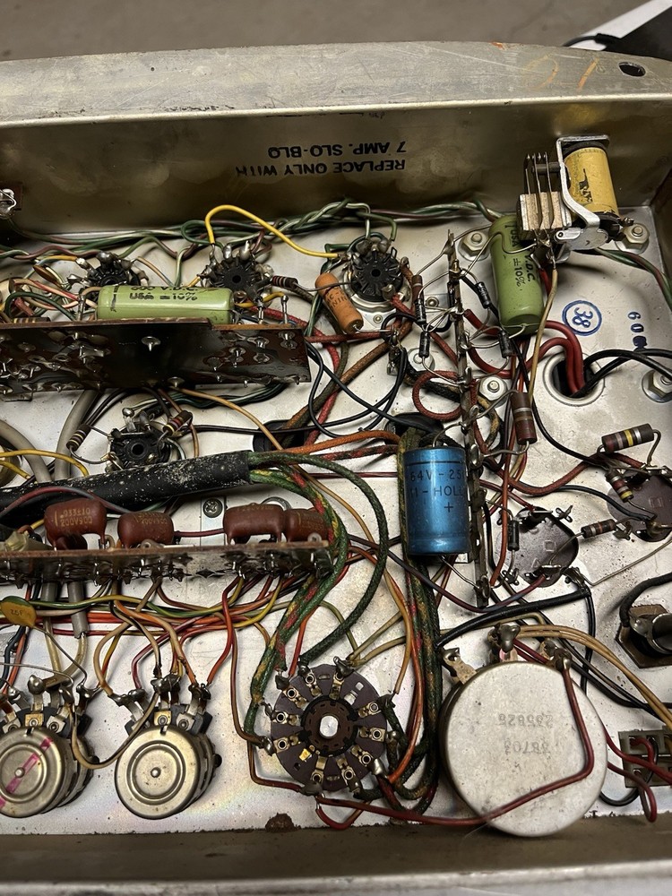 JUKEBOX ROCKOLA 44141-A. STEREO AMPLIFIER -UNTESTED