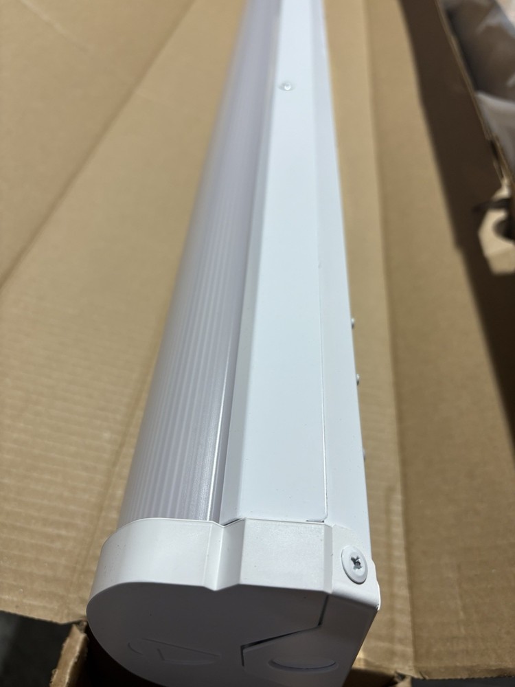 Lithonia Lighting 4FT LED Wraparound Fixture