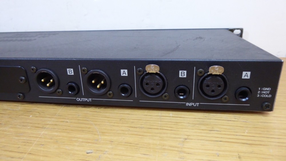 ROLAND SRV-3030 24-BIT DIGITAL REVERB EFFECTS PROCESSOR EXCELLENT WORKING CONDIT