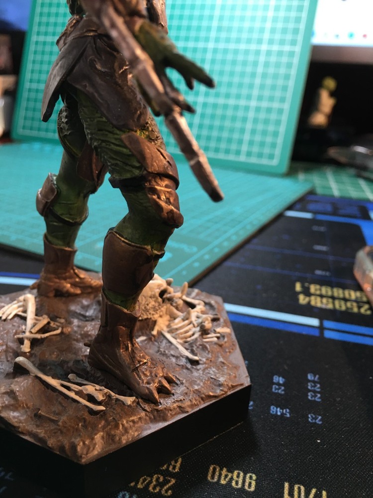 Eaglemoss Alien & Predator #22 - "Falconer Predator" with box