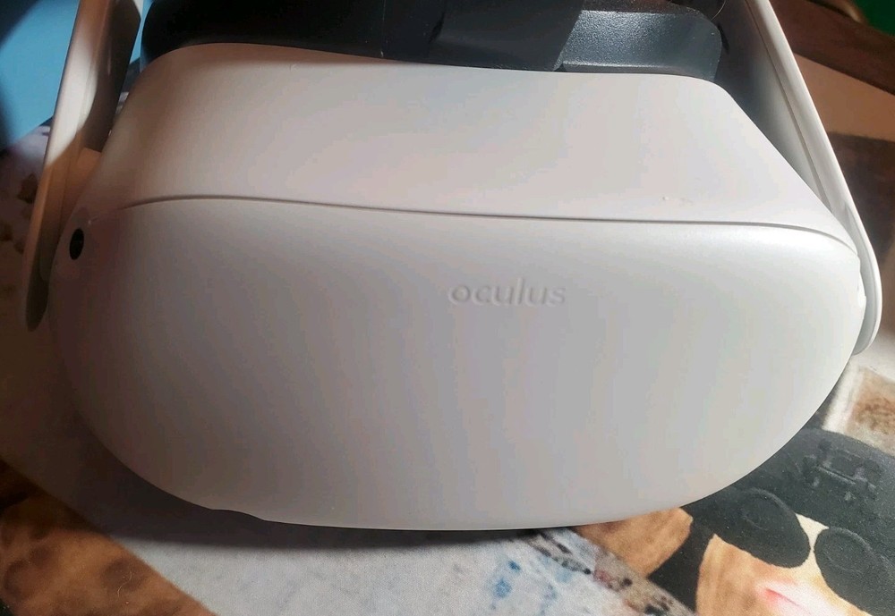 Oculus Quest 2 64GB Vr Headset Lot