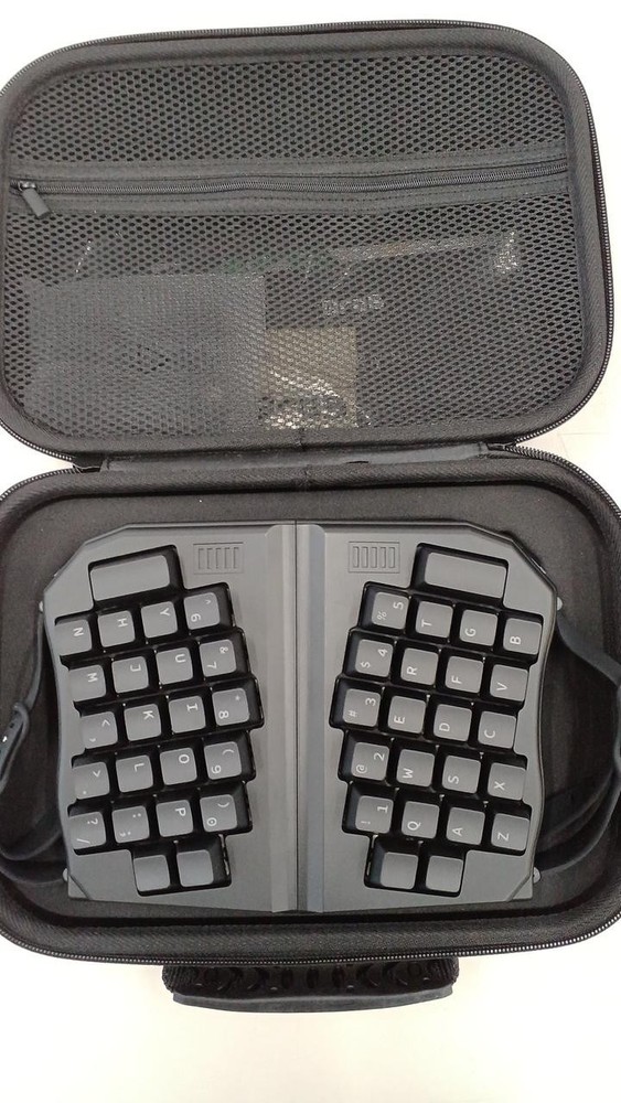 Transformable Keyboard Model GRABSHELL DOTBRAVO