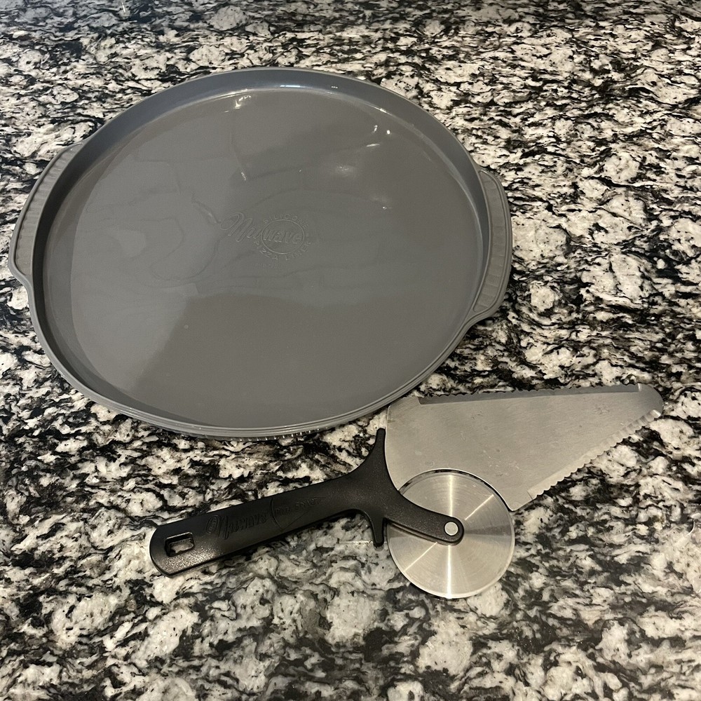 NuWave Pro Supreme Pizza Silicon Liner & Cutter/Server
