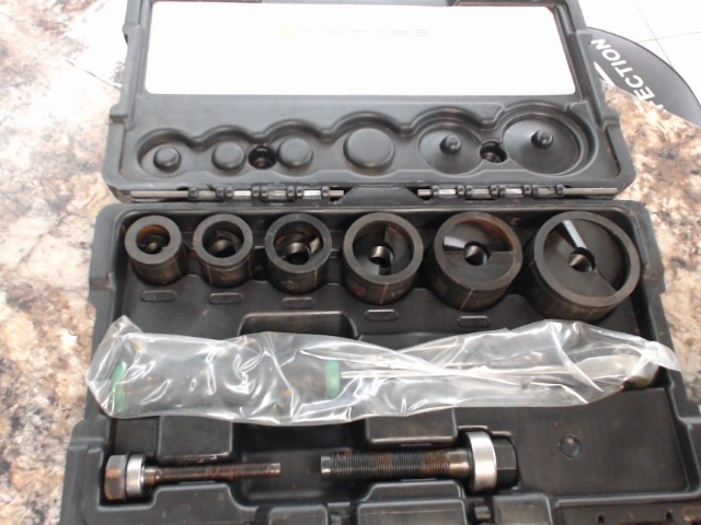 GREENLEE 7238SB KNOCKOUT KIT (ASA063853)