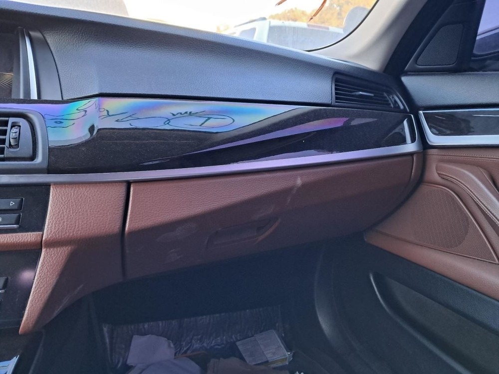 528I 2016 Glove Box 4864248