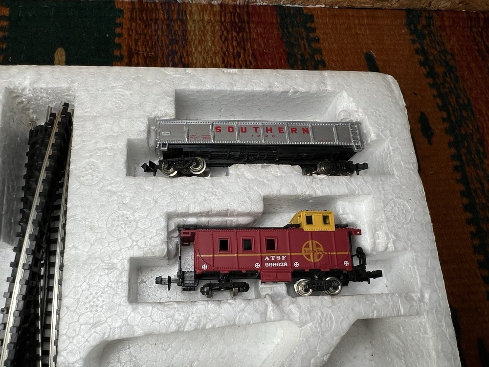 Bachmann Silver Chief N Scale Electric Train Set UNTESTED