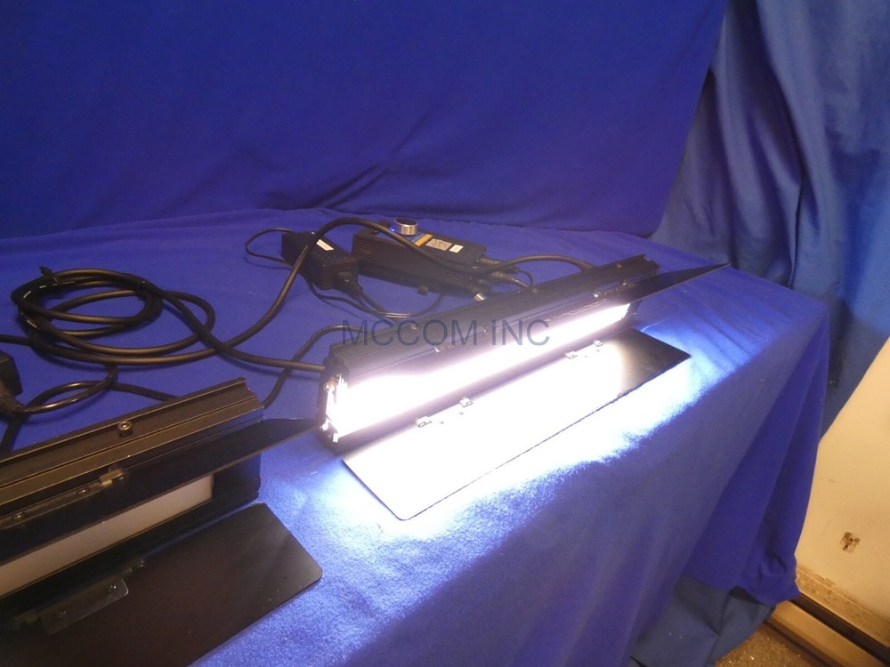 FloLight Bladelight 18 LED Light Qty 2 w/ dimmers READ AD