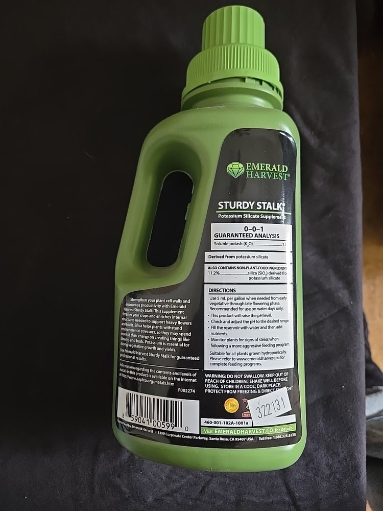 Sturdy Stalk (1 Quart)