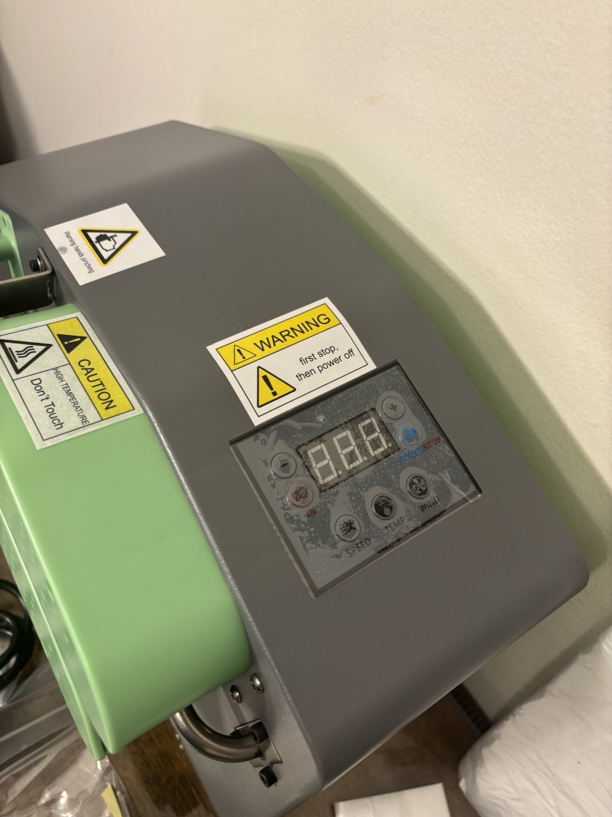 Air Cushion Machine Portable 12 M/Min Speed Air Pillow Machine - **READ**