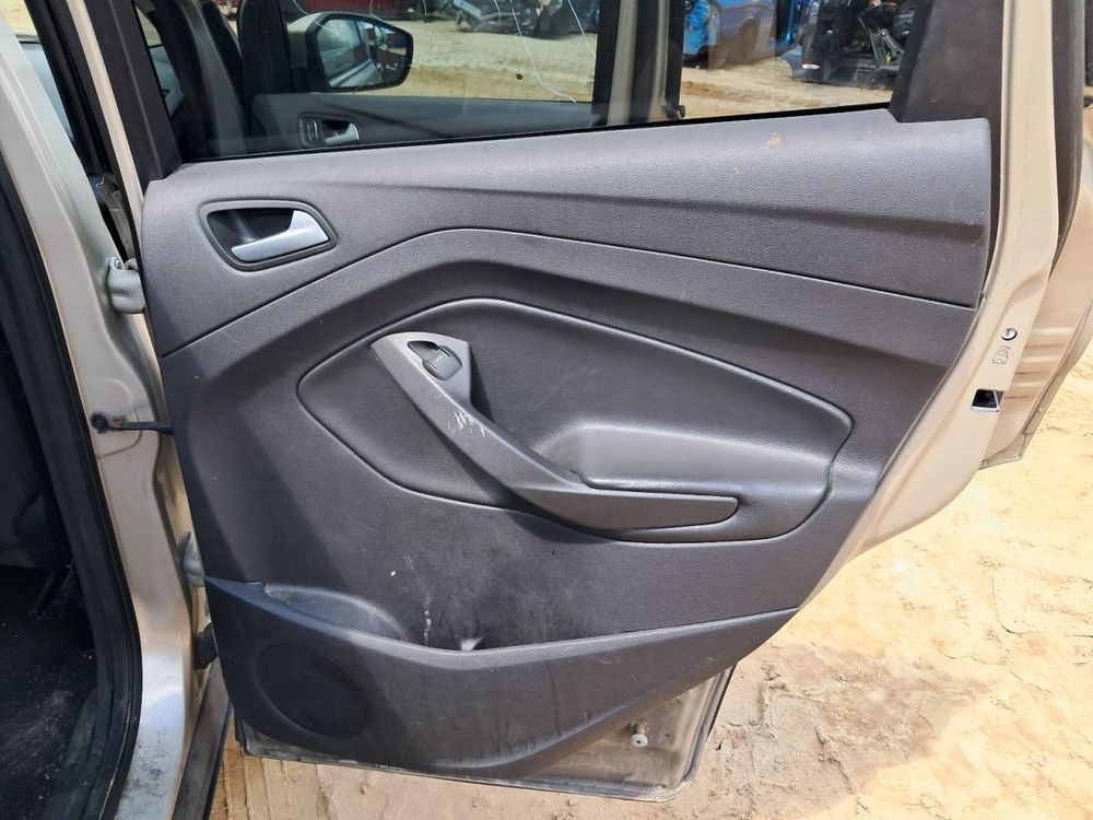 ESCAPE 2018 Glove Box 4753871