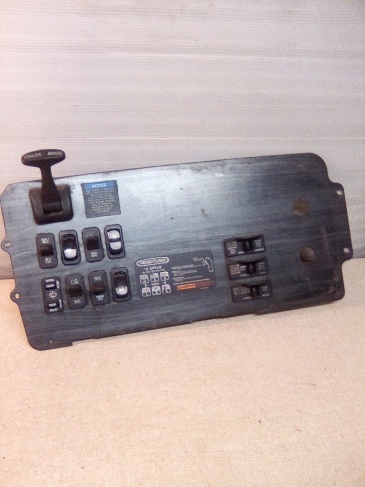 Freightliner Century Dash Switch Panel 24-00925-005