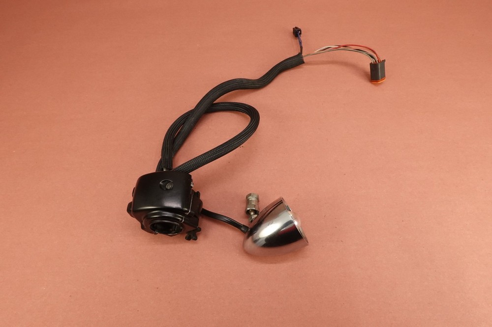2005-2006 Harley Davidson FXDWGI Dyna Wide Glide Right Control Switch & Blinker