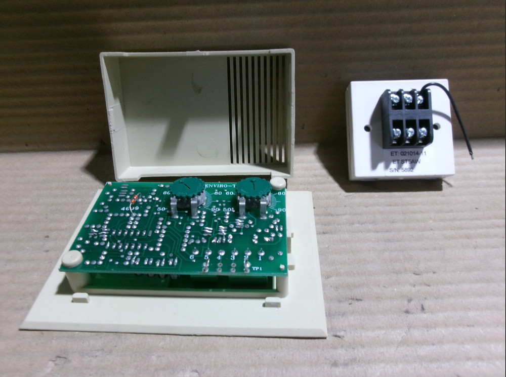 NEW ENVIROTEC ETPXNCD Control Board with Mounting Bracket AK