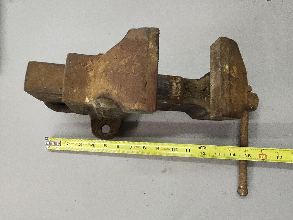 Standard Bench Vise 4" 24lbs