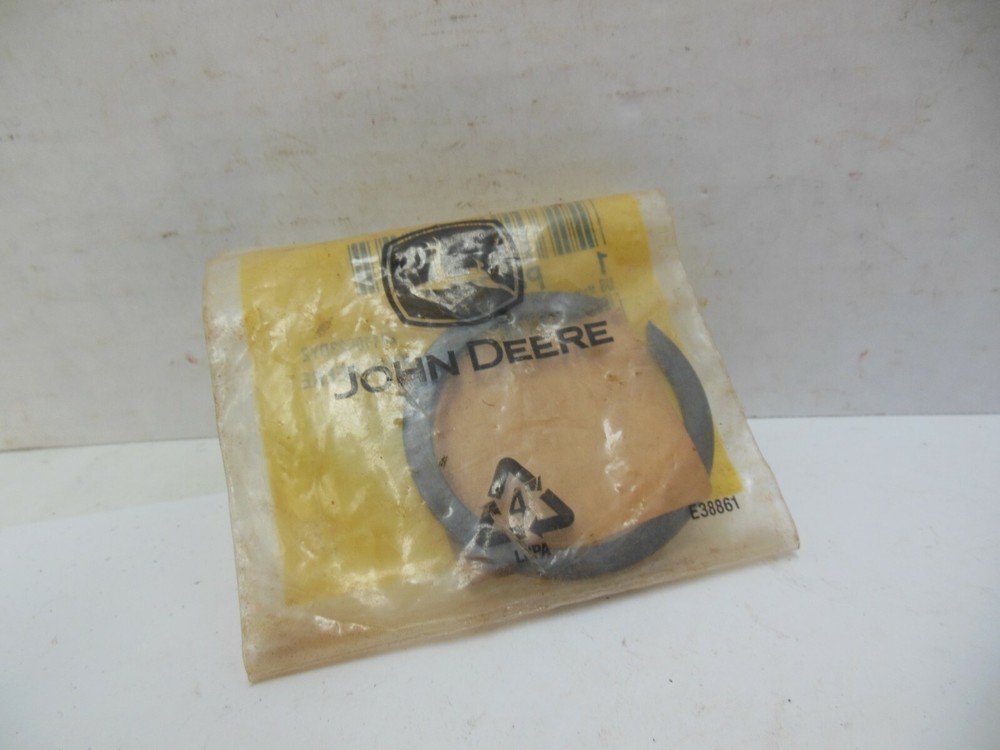 JOHN DEERE EXTERNAL SNAP RING P46770