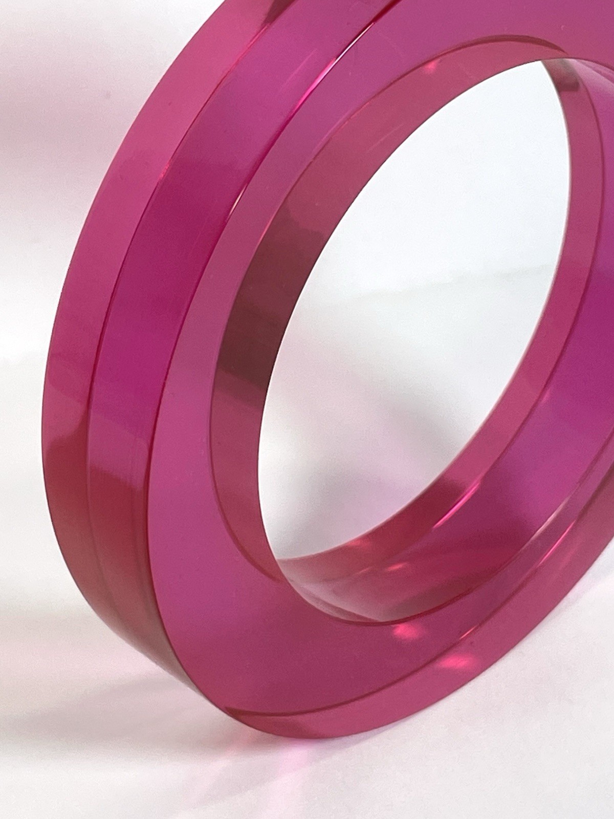 Lucite Acrylic Round Hot Pink Chunky Bangle Bracelet Fuchsia Estee Lauder Vtg 8”