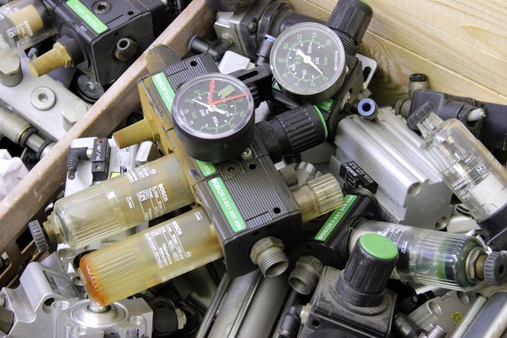 Lot Pneumatic Cylinders Maintenance Units