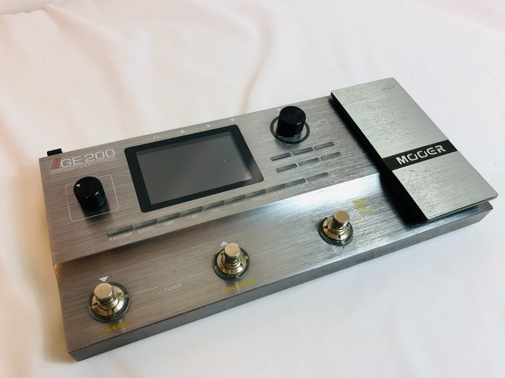 Mooer GE-200 Amp Modeling Electric Guitar Digital Multi-Effects Processor Pedal