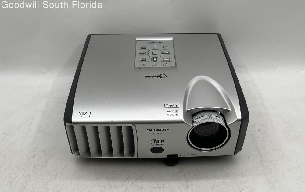Sharp XR-30S Silver Note Vision DLP SVGA Projector With Case Not Tested