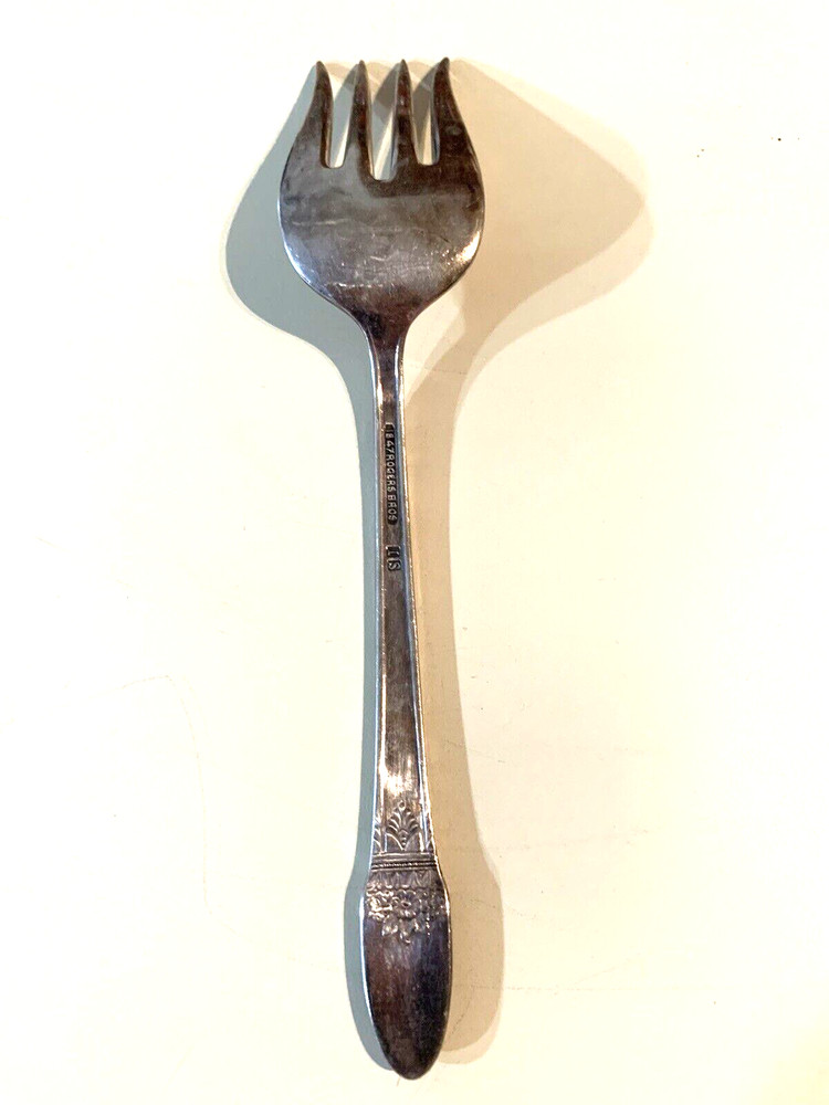 1847 Rogers Bros Silver Plate IS Floral Pattern Meat Or Serving Fork 6 1/4 inch