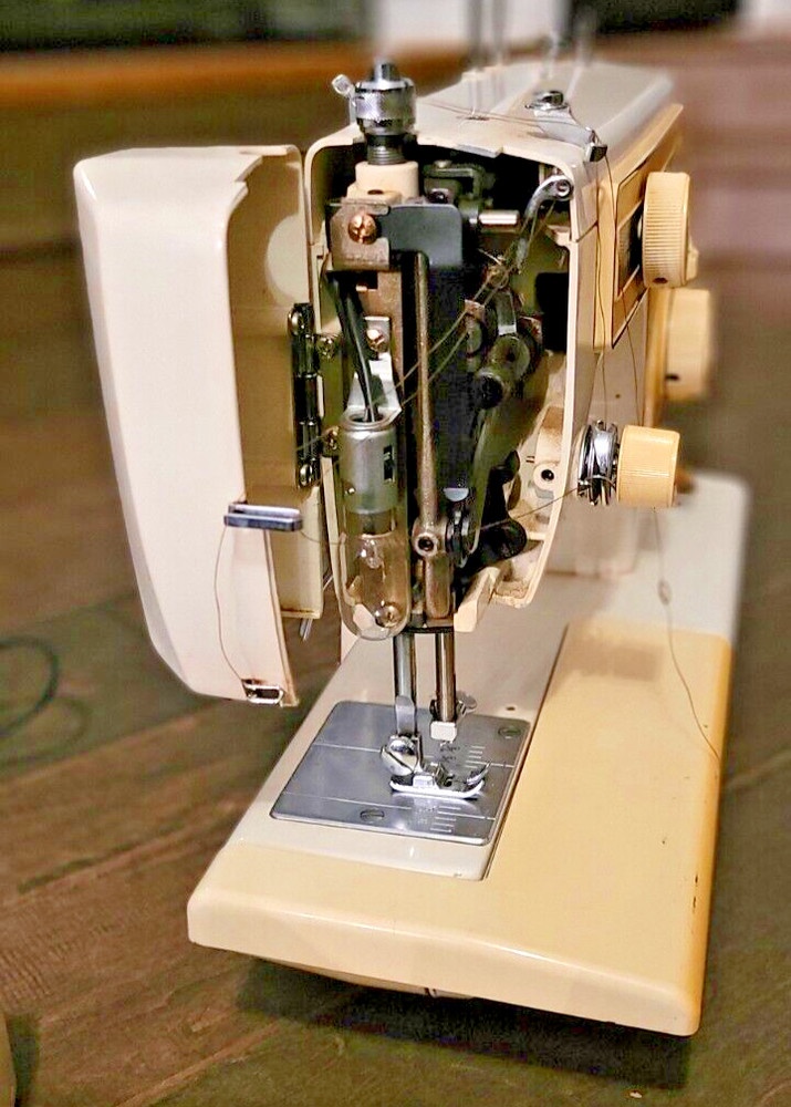 Kenmore 4 Stitch 385.1233180 Sewing Machine