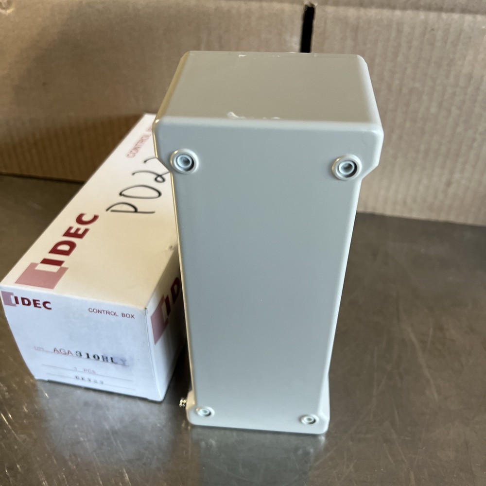 IDEC AGA310HLY Nos Surplus