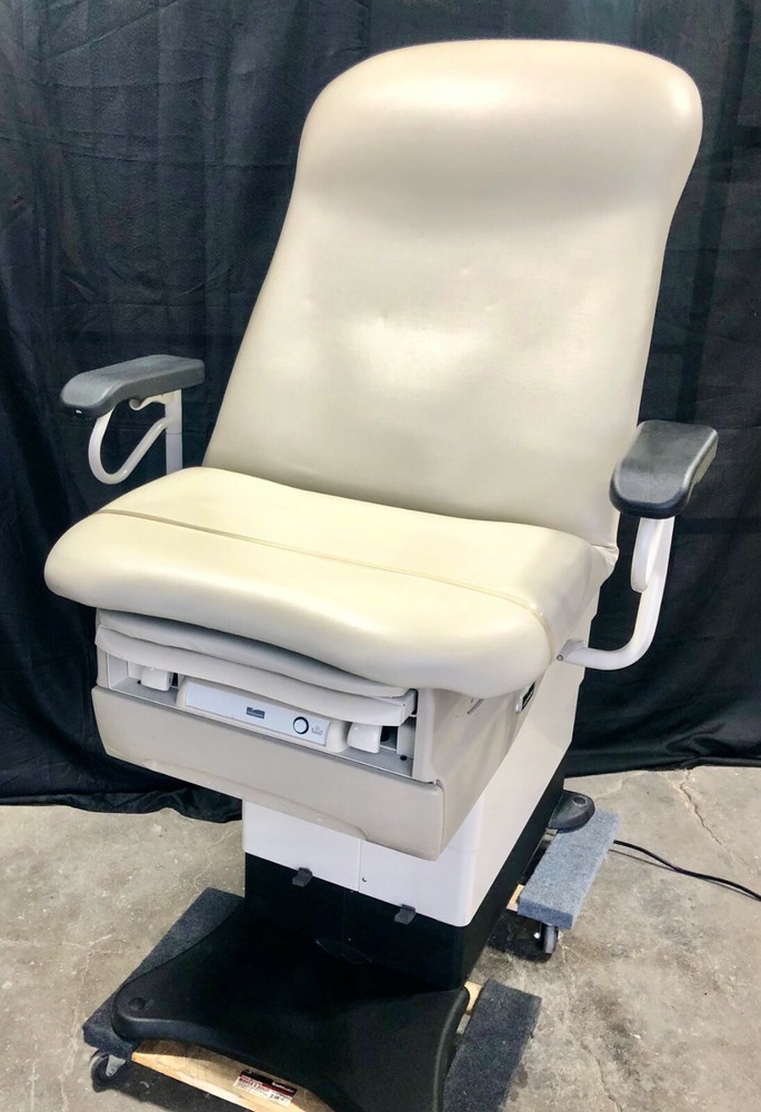 Midmark 625 Bariatric Power Exam Table Dual Wireless controls
