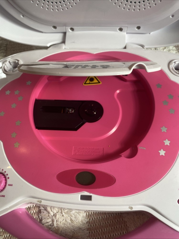 WORKING 2014 Hello Kitty Karaoke Machine with two microphones