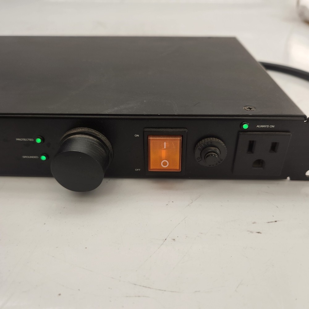 Wattbox B9PB02P6 11-Outlet Rack Mounted Surge Protector | Powers On, Untested