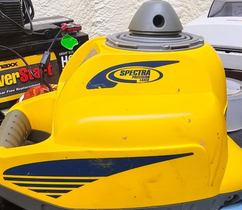 Spectra Precision LL300 Rotating Laser w/Receiver & Carry Case
