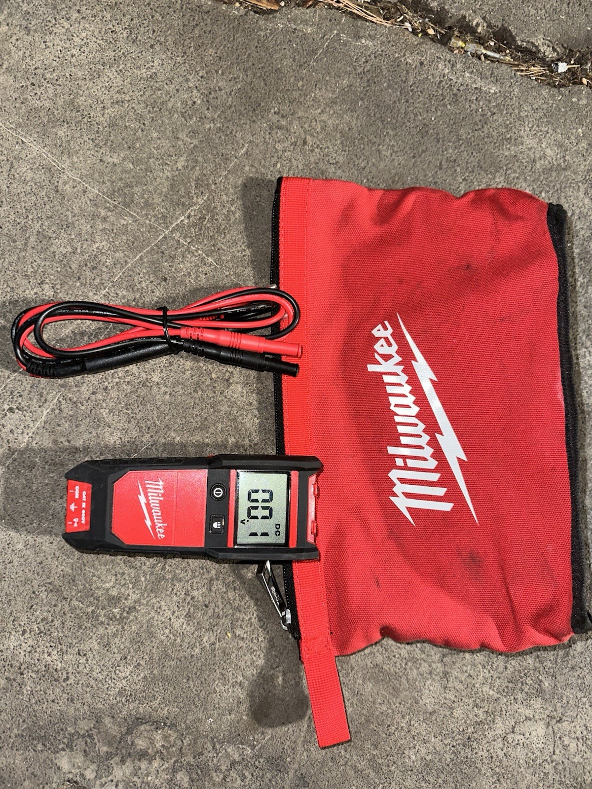 Milwaukee 2212-20 600V Auto Function Voltage/Continuity Digital Meter