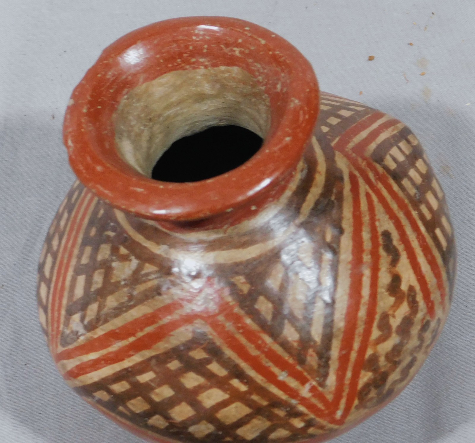 Pre-Columbian Inca slip decorated pot Inca Aribalo ca. 1438-1538 CE Peru Horizon