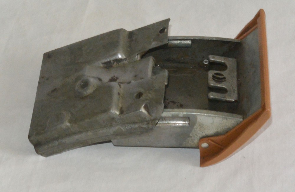 AMC EAGLE CIGARETTE ASHTRAY