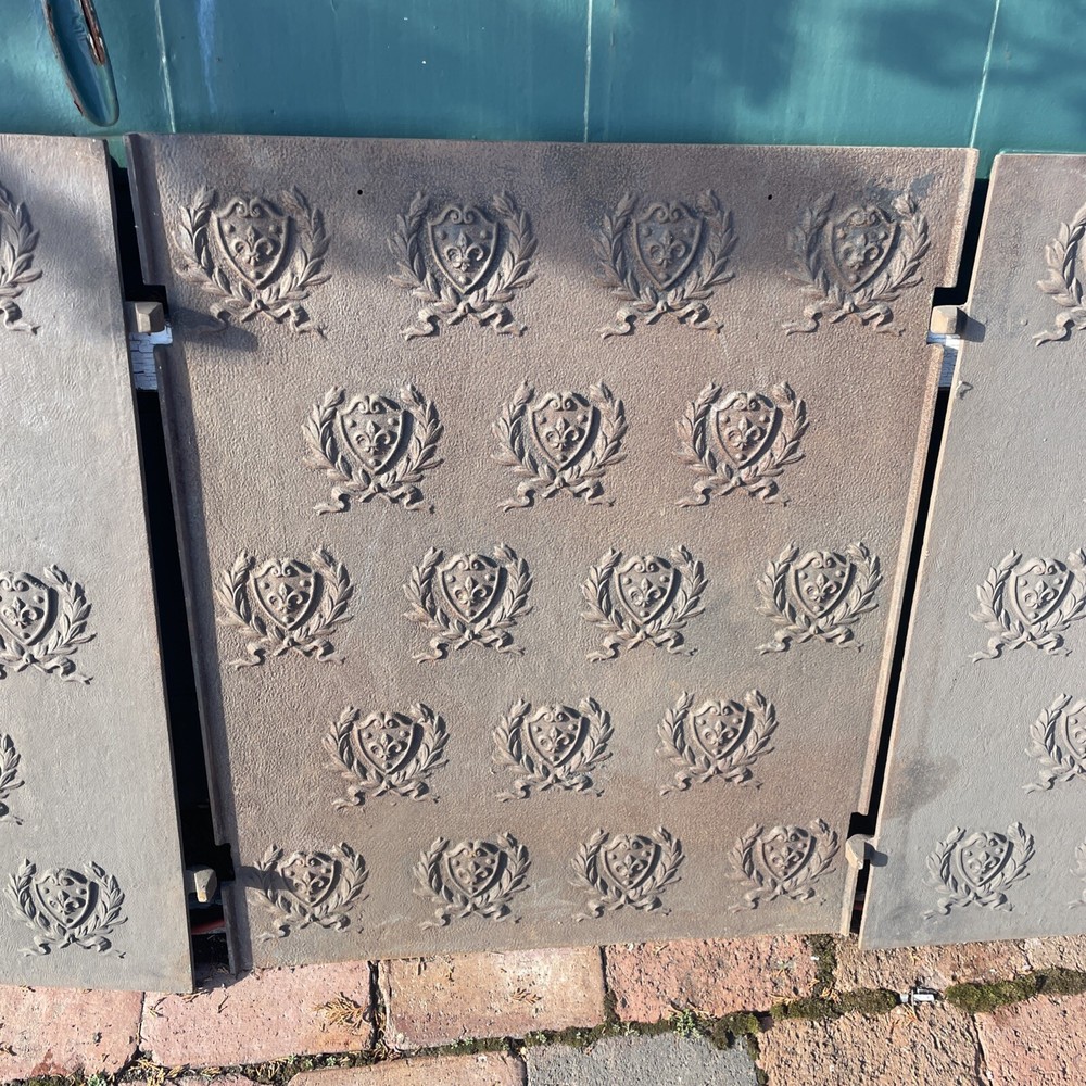 Antique Cast-Iron Three-Piece Fireback Fleur De Lis