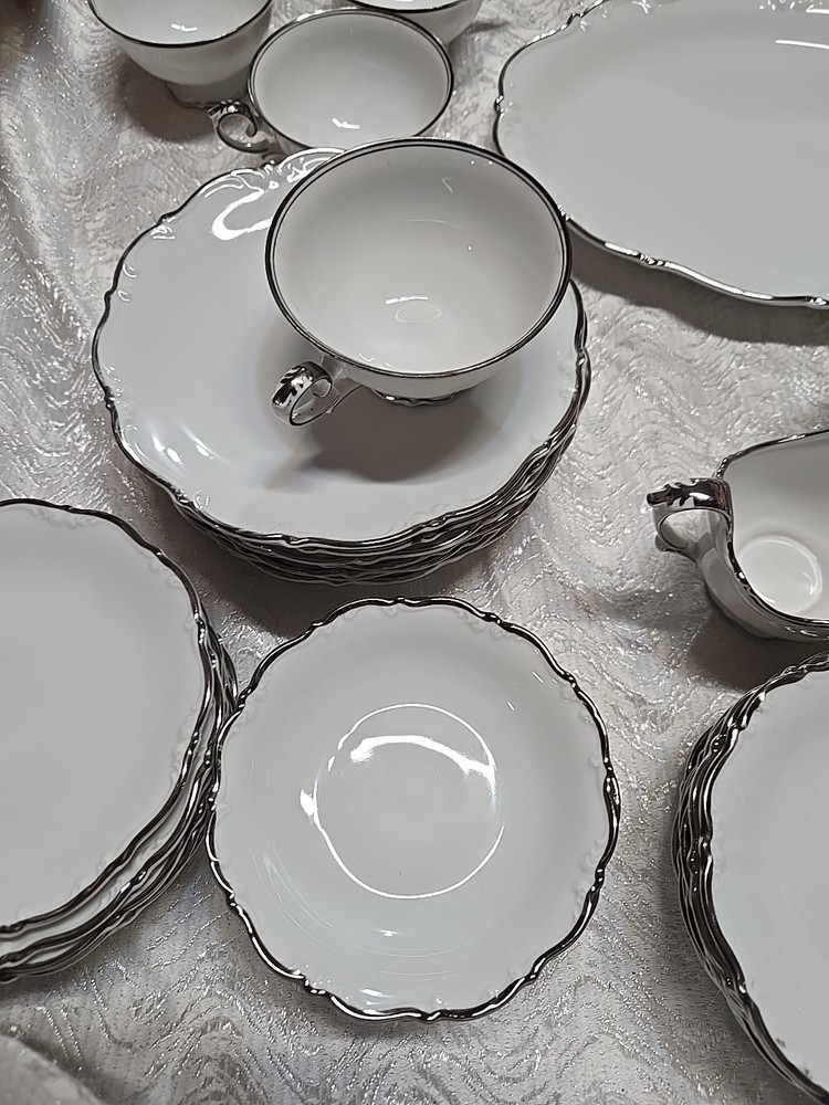 53 Pc Bavaria Tirschenreuth Silver Scroll Scalloped Dinnerware Set Pasco White