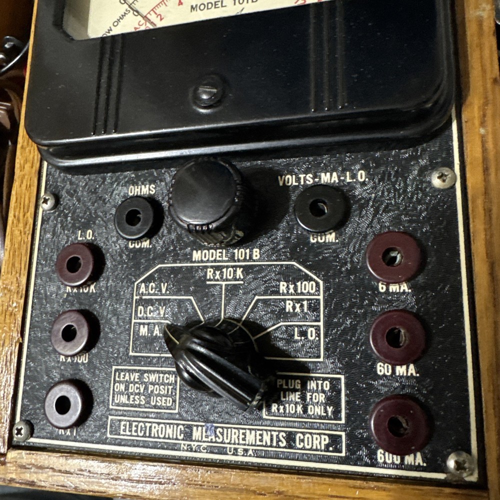 Meter Electronic Measurement Corp- EMC Model 101B Volt OHM Meter -Corp - Tested