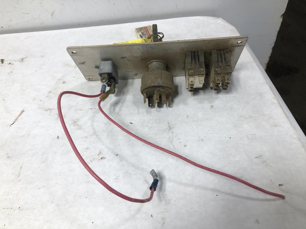 2002-2006 Kenworth W900S IGNITION Dash Panel - Used