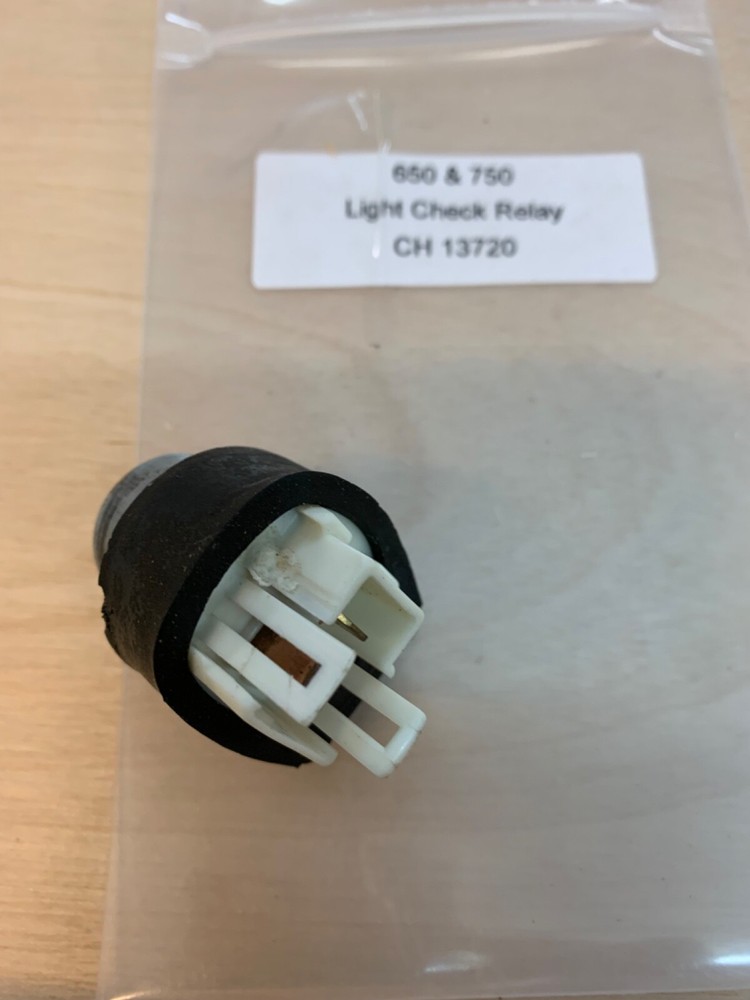 John Deere 650/ 750 Tractor Light Check Relay