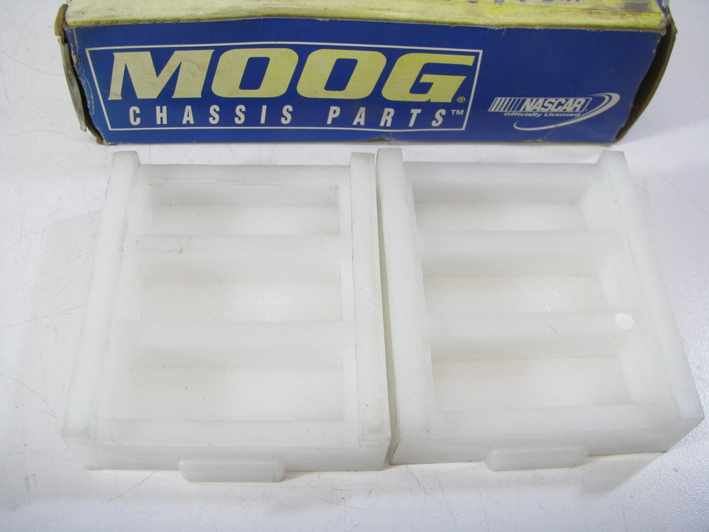 Moog K6544 Transverse Spring Isolator Pad Kit - Rear