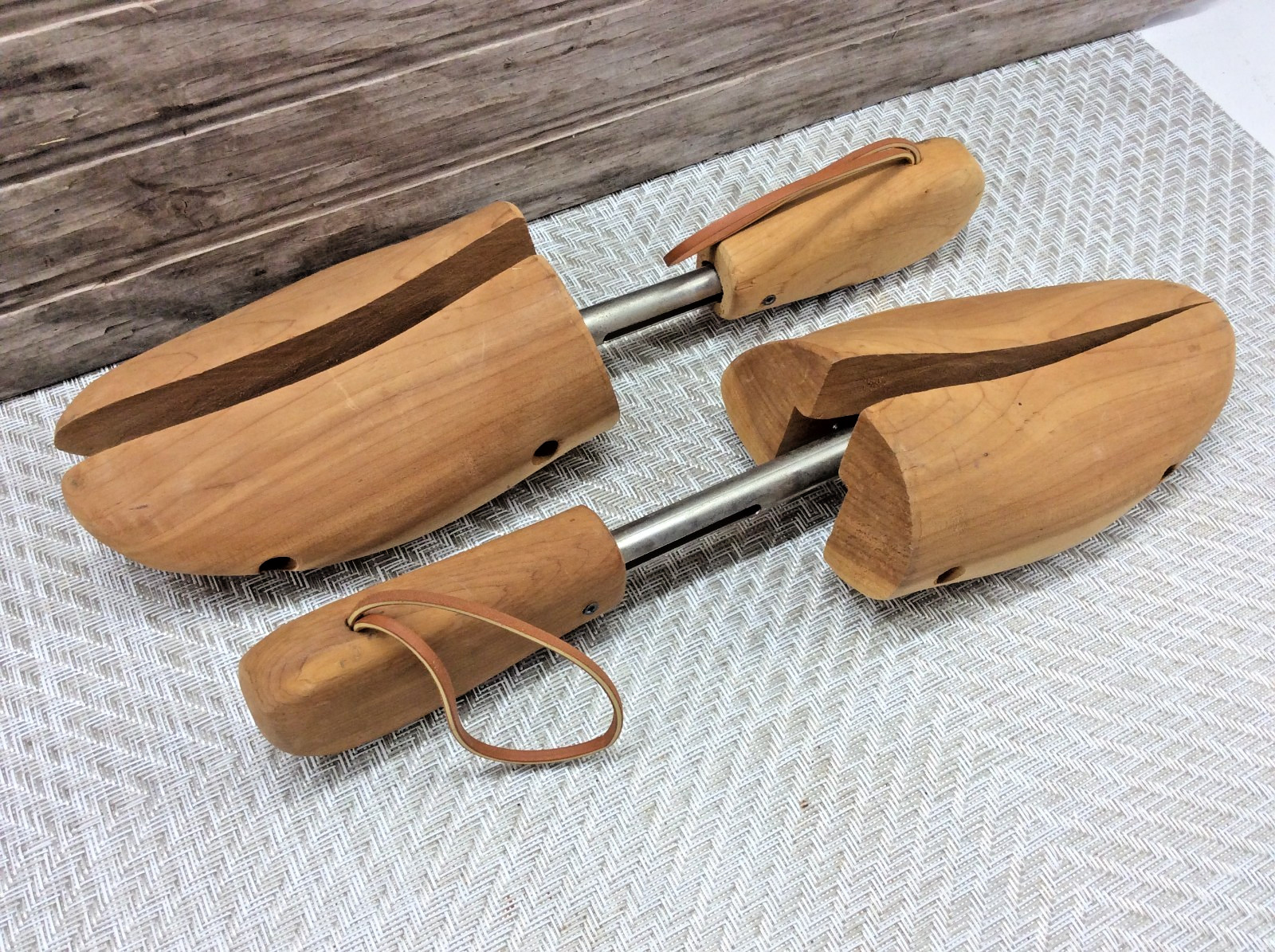 Wooden Shoe Trees Men's Size Large Pair Cedar Wood Forms Vintage