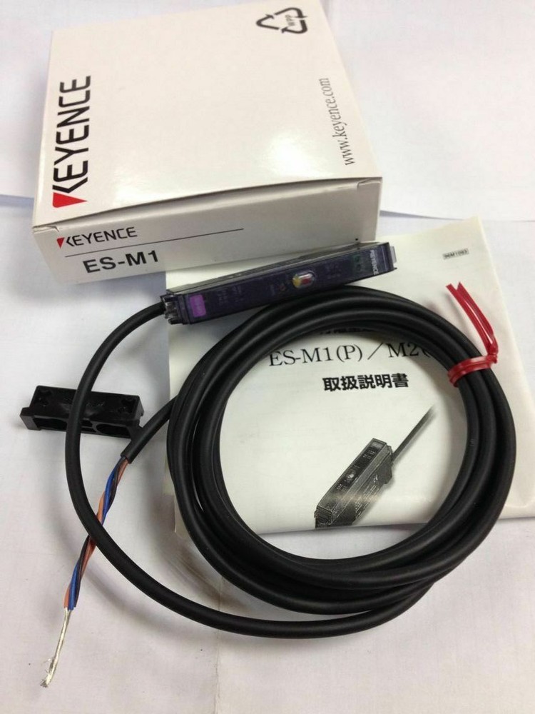 KEYENCE ES-M1 Sensor Amplifier New