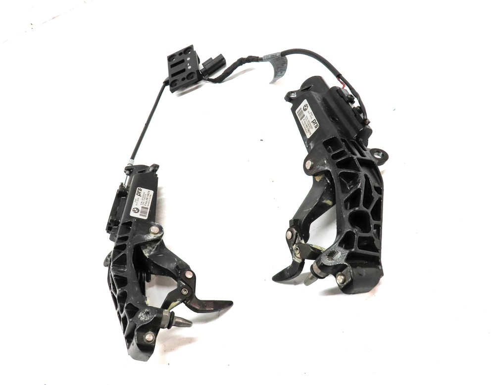 2005 BMW Z4 (E85) CONVERTIBLE TOP LEFT & RIGHT LOCK LATCH SET/2