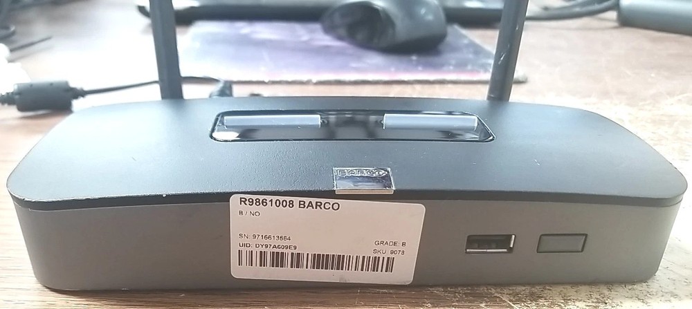 Barco ClickShare R9861008 Wireless Presentation System. *READ⬇️*